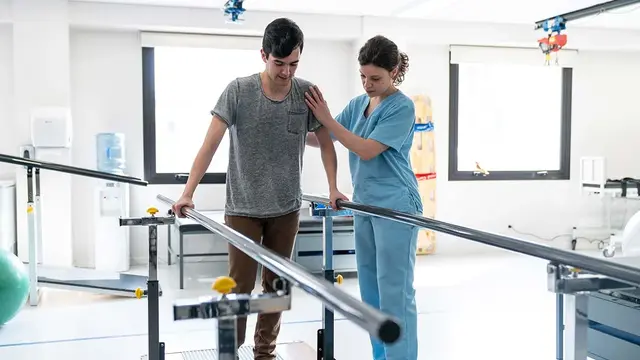 Stroke pada Lansia: Program Rehabilitasi Orange Health Clinic